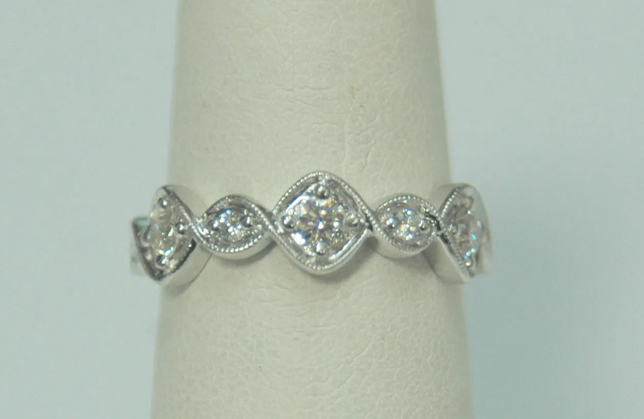 18K White Gold 0.27ct. Diamond Contemporary Fashion Ring