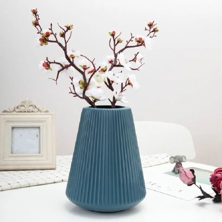 Decorative Wet and Dry Flower Vases for Creative Home Furnishings