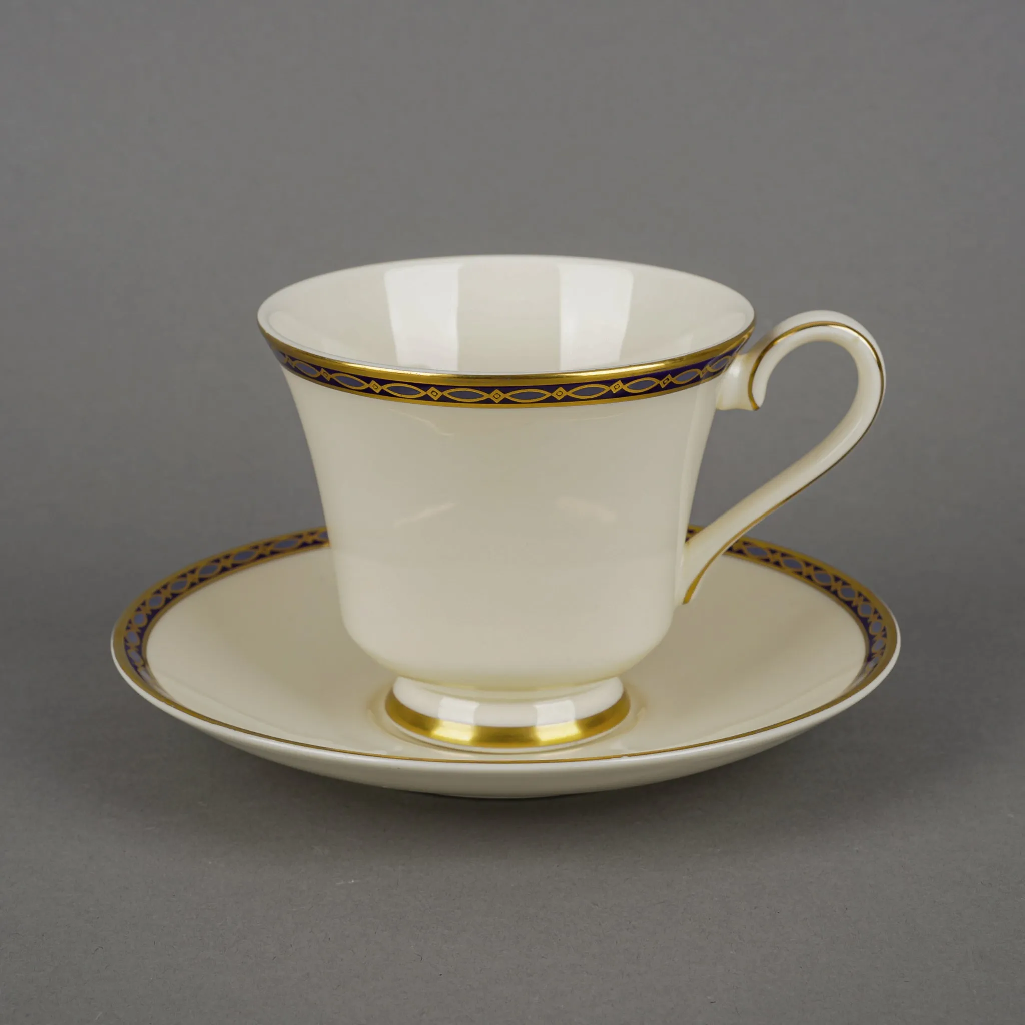MINTON St. James - 7 Place Settings  