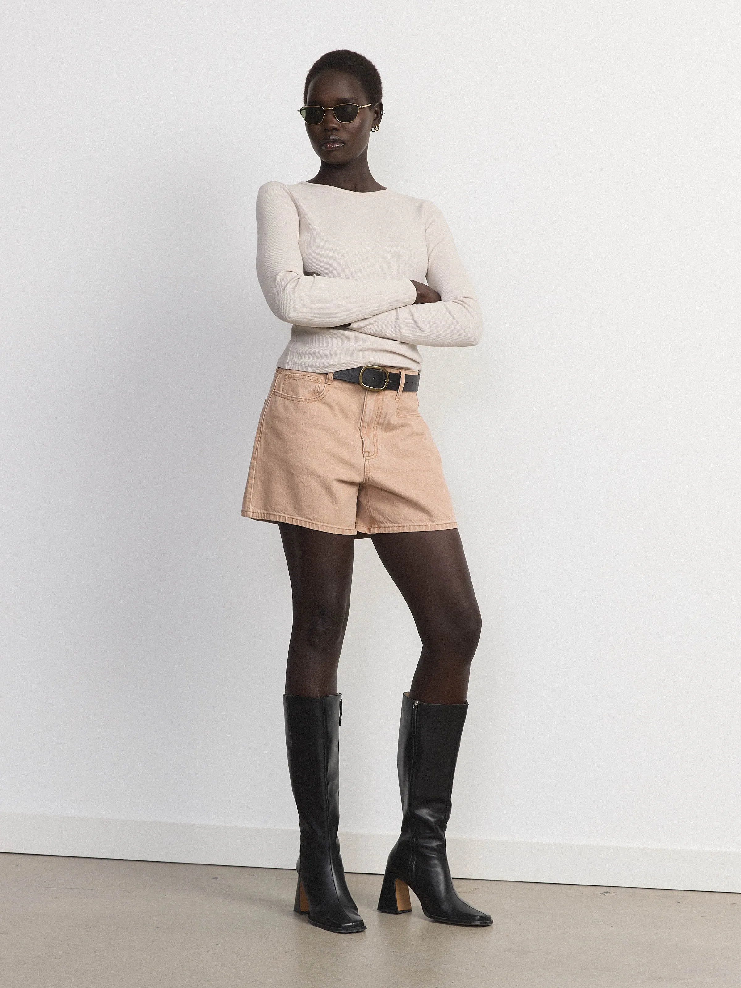 The Courtney Loose Natural Dye Short in Catechu Brown